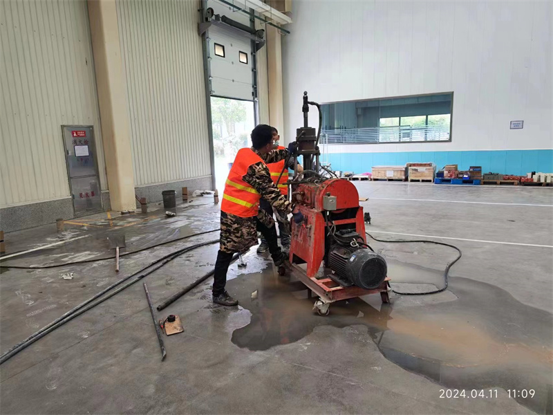 沙湖原种场厂房地面下沉塌陷注浆加固施工